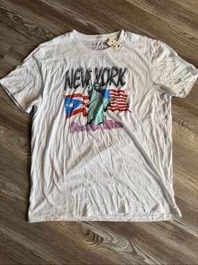 Free State White Graphic Tee with Statue of Liberty and Flags